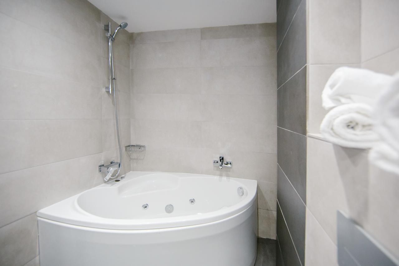 Qbic City Hotel Larnaca Dış mekan fotoğraf