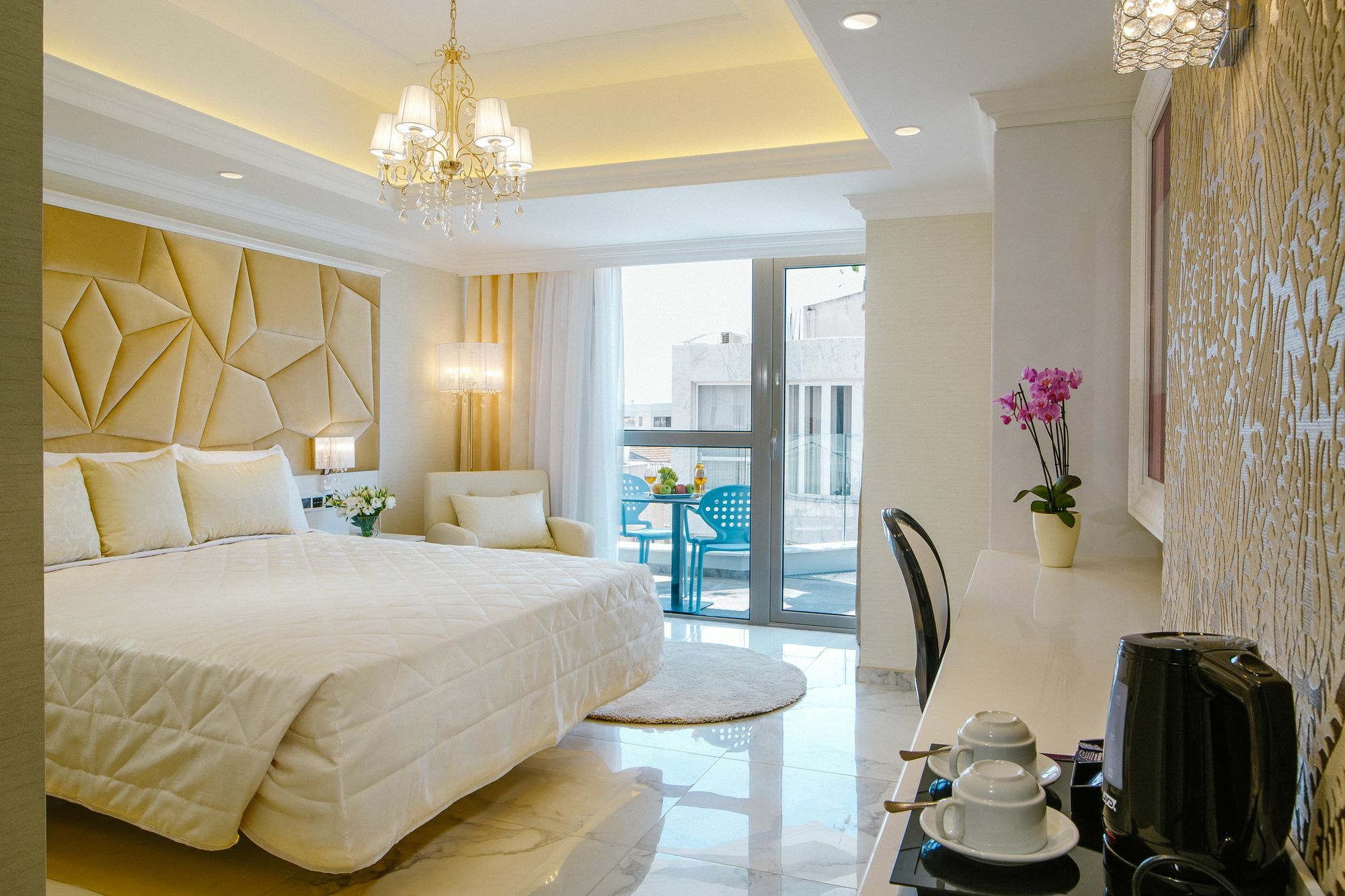 Qbic City Hotel Larnaca Dış mekan fotoğraf